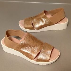 Johnston Murphy gold leather sandals 8.5